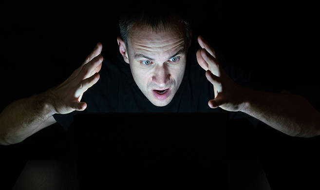 man angry at a computer Дмитрий Ногаев-AdobeStock 